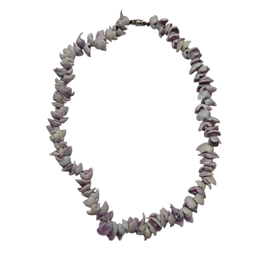 Collier Surfer en éclats de coquillages mauves - Style Vintage