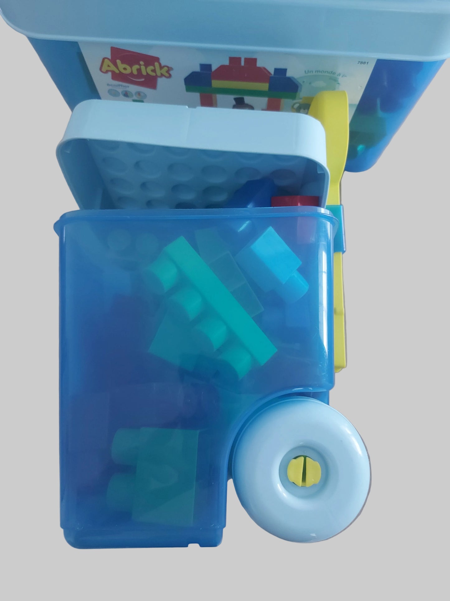 Lot de 40 légos avec trolley